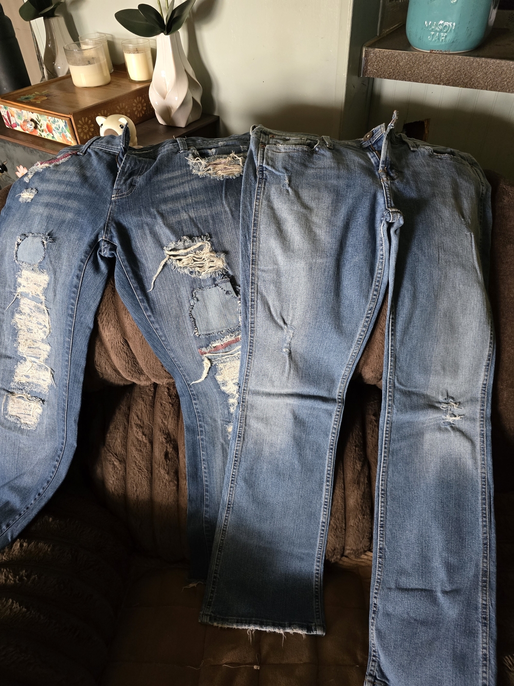 Two Pairs of Distressed Blue Denim Jeans American Eagle - Picture 2 of 5